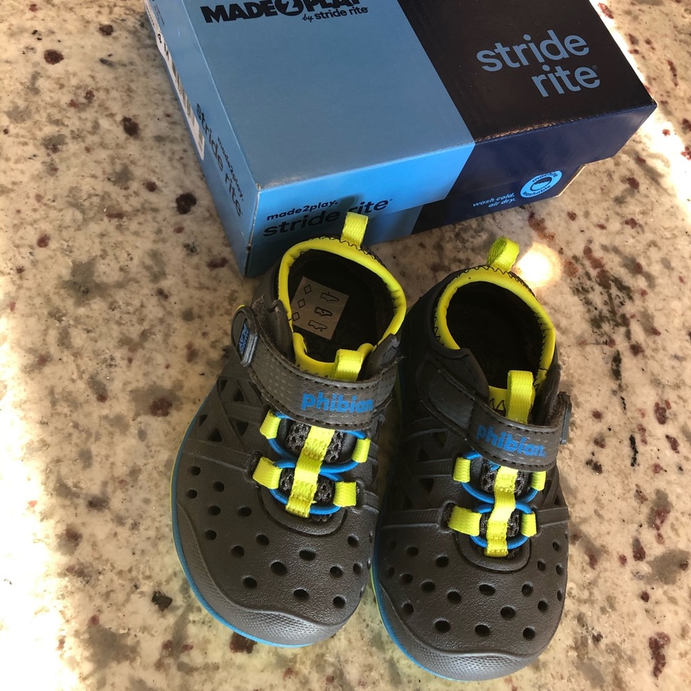 Stride Rite Made 2 Play Water Shoes